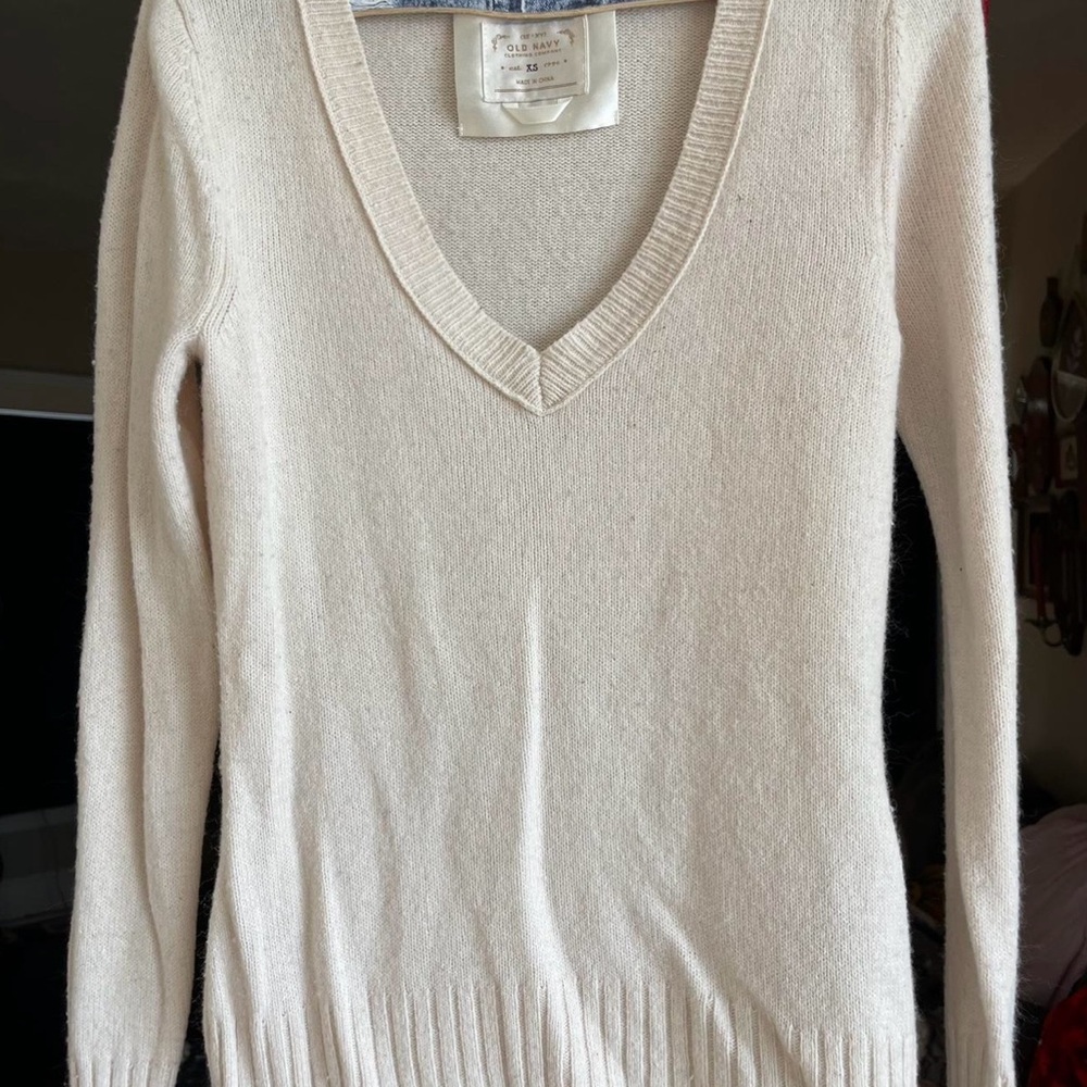 Vintage Old Navy Cream V-Neck Sweater
